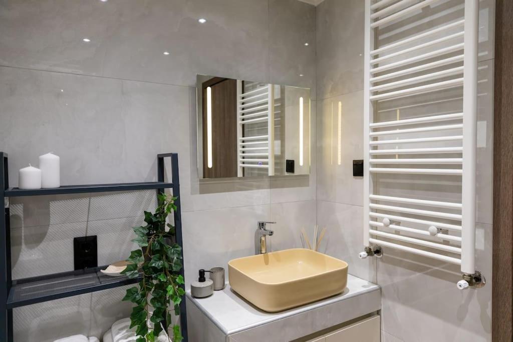 Modern & Comfy Apartment Thessaloníki Eksteriør billede