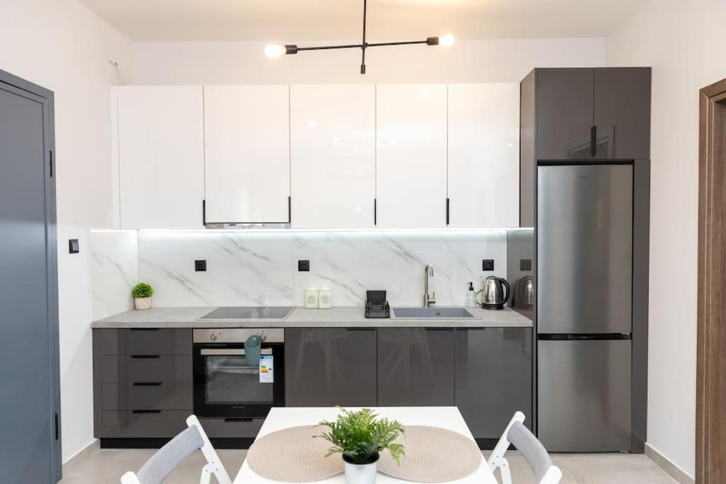 Modern & Comfy Apartment Thessaloníki Eksteriør billede
